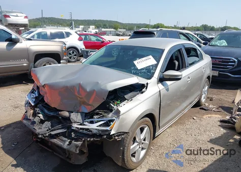 2012 Volkswagen Jetta 2.0L Tdi z USA, uszkodzony, nr VIN 3VW3L7AJ2CM116061